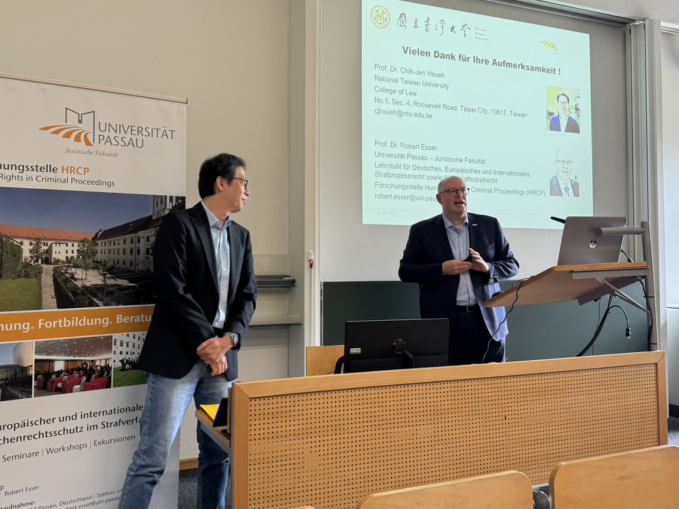 Prof. Dr. Robert Esser und Prof. Dr. Chih-Jen Hsueh 