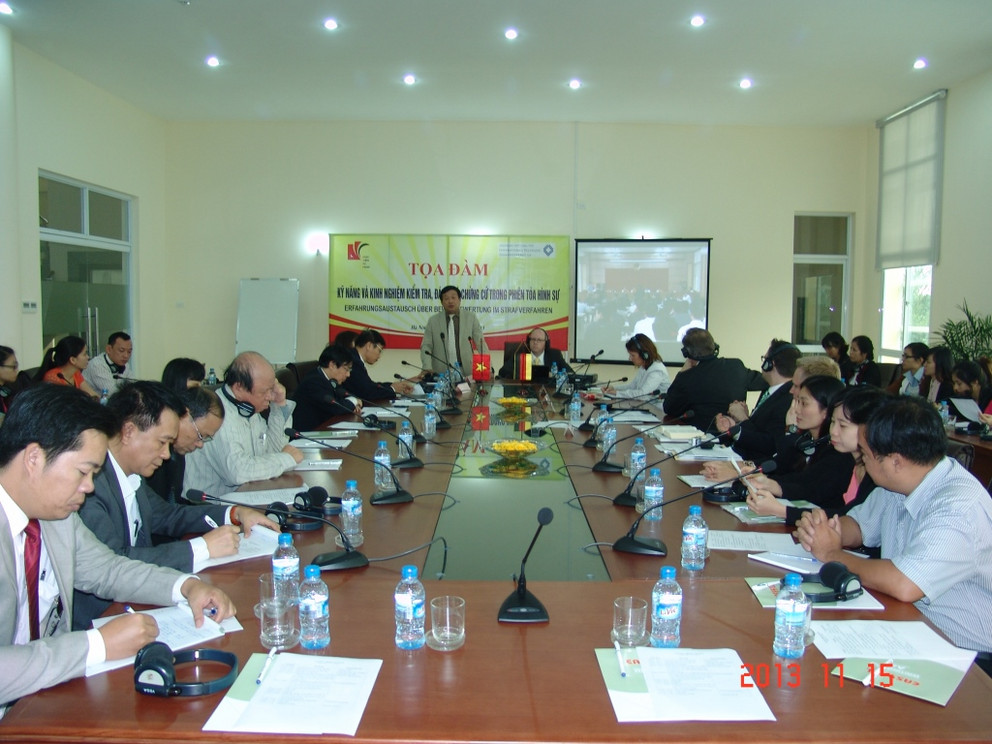 Veranstaltung eines strafrechtlichen Moot Court aus Anlass der Justizreform in Vietnam