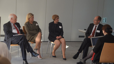 Podiumsdiskussion: Kann man von ADR leben? Wirtschaftliche Aspekte alternativer Streitbeilegung: Rupert von Katzler, Martina Ammon, Annemarie Großhans, Prof. Dr. Thomas Riehm